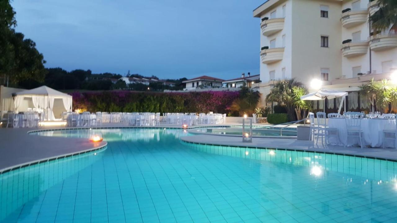 Sunshine Club Hotel Centro Benessere Ricadi Εξωτερικό φωτογραφία